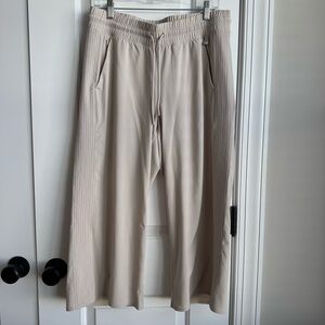 Athleta Avenue Wide Leg Crop Pants 12P Taupe